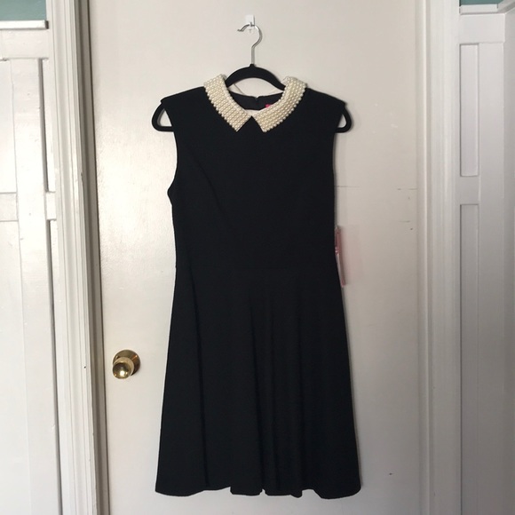 Betsey Johnson Black Midi Dress with White Collar - Picture 3 of 7